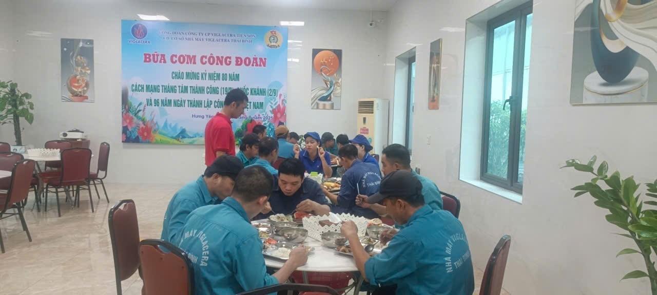 20250827 Bua com cong doan (3)