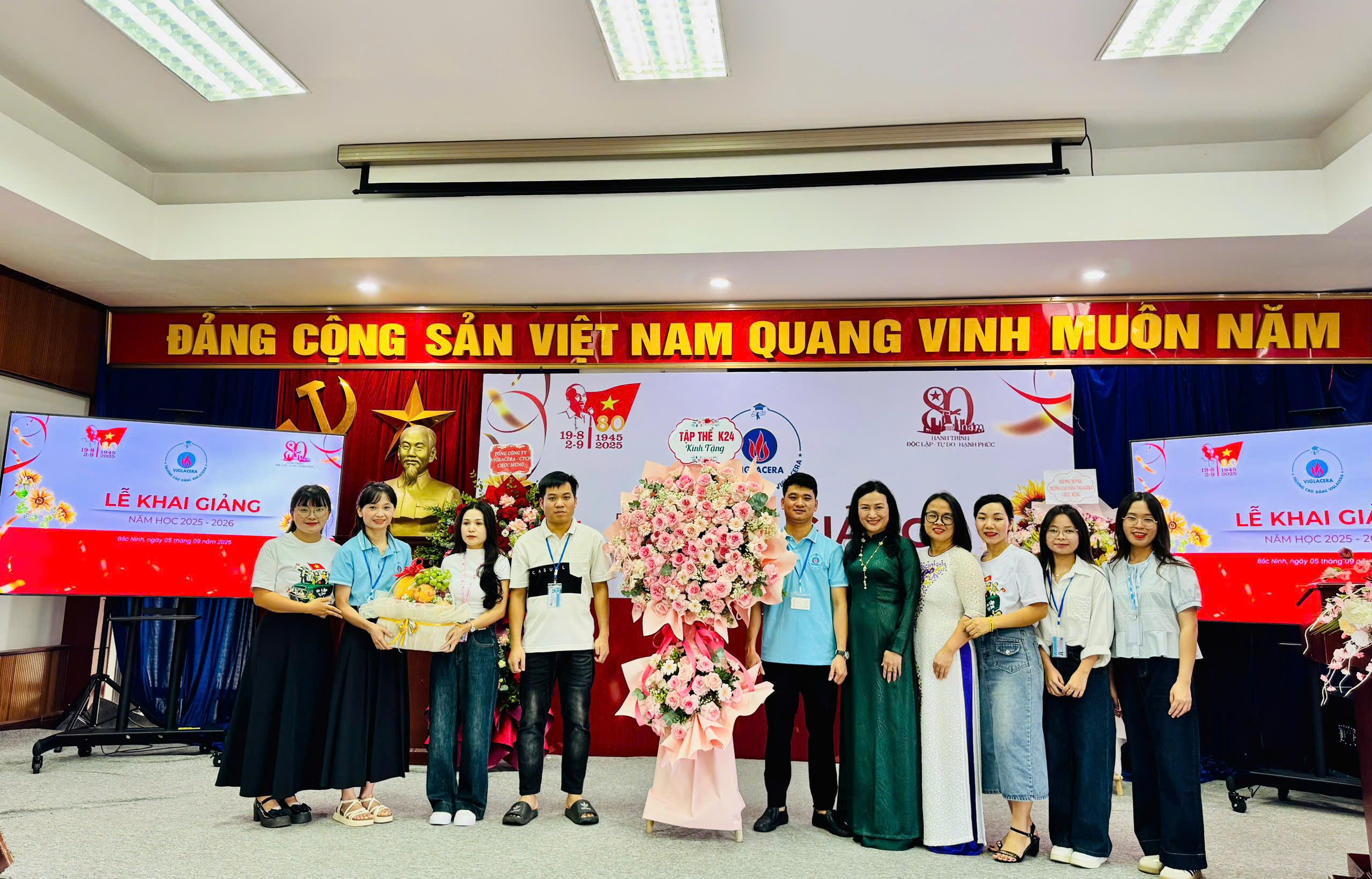 truong-cao-dang-viglacera-to-chuc-le-khai-giang-nam-hoc-2025-20262