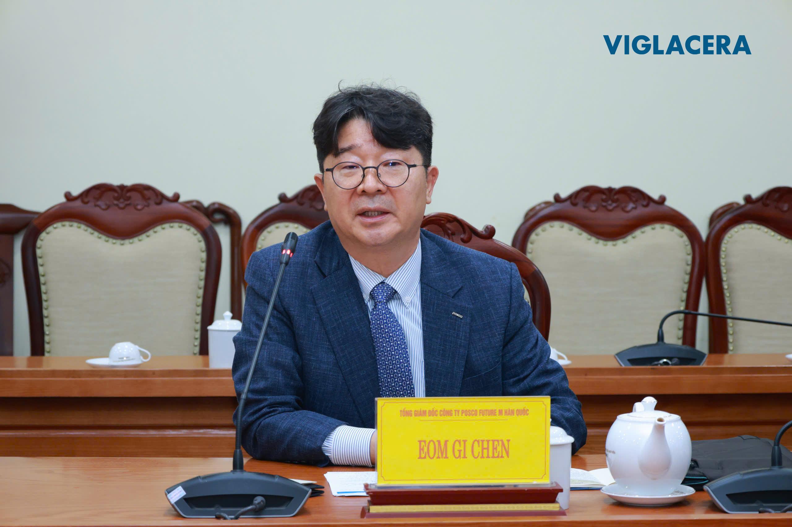 tong-giam-doc-posco-future-m-ong-Eom-Gi-Chen